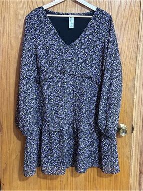 Violet sz 12 Long Sleeve Purple Floral V-Neck Tiered Dress